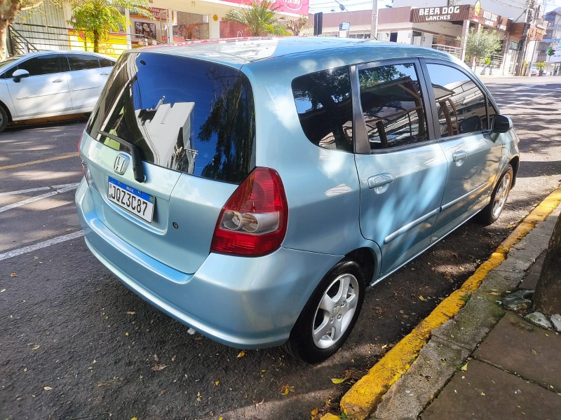 HONDA FIT 1.5 EX 2005/2005 ALTERNATIVA VEÍCULOS LAJEADO / Carros no Vale