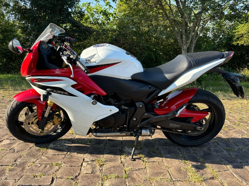 HONDA MOTOS CB 600F /2014 RT 811 VEÍCULOS ARROIO DO MEIO / Carros no Vale