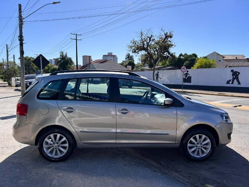 VOLKSWAGEN SPACEFOX SPORTLINE 1.6 MI 8V TOTAL FLEX 2011/2011 LS MULTIMARCAS VENÂNCIO AIRES / Carros no Vale