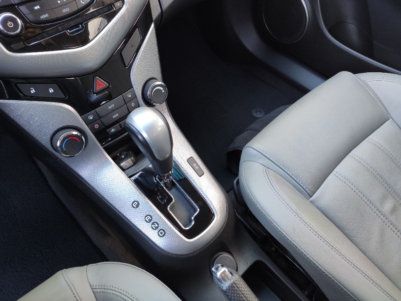 CHEVROLET CRUZE 1.8 LTZ 16V FLEX 4P AUTOMÁTICO 2014/2014 ROSAUTO VEÍCULOS VENÂNCIO AIRES / Carros no Vale