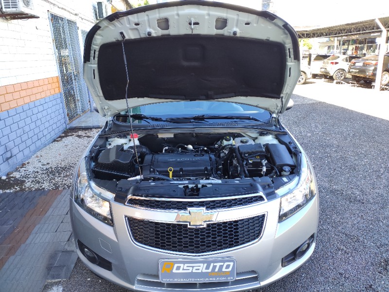 CHEVROLET CRUZE 1.8 LTZ 16V FLEX 4P AUTOMÁTICO 2014/2014 ROSAUTO VEÍCULOS VENÂNCIO AIRES / Carros no Vale