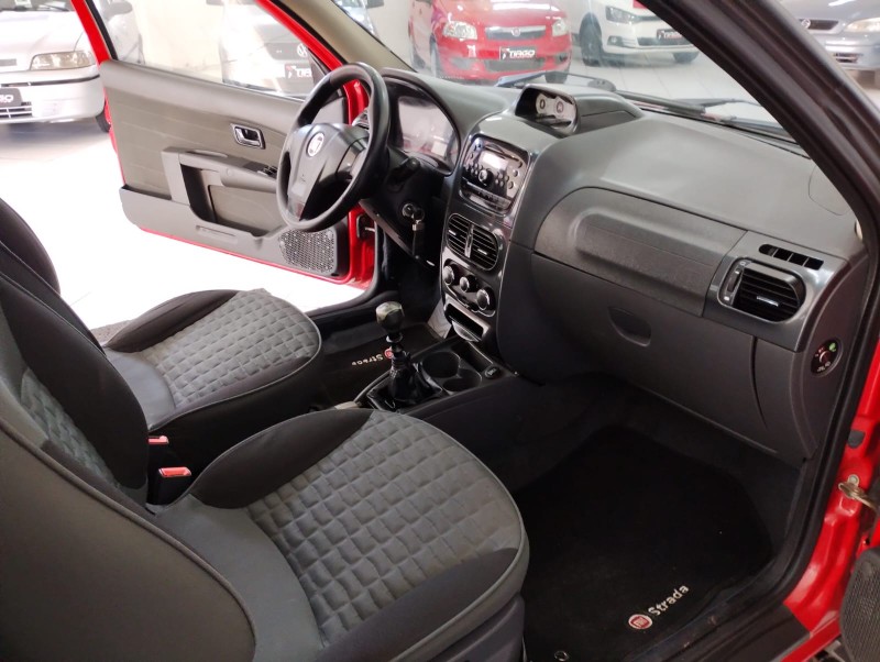 FIAT STRADA ADVENTURE 1.8/ 1.8 LOCKER FLEX CD 2013/2013 TIAGO AUTOMÓVEIS VENÂNCIO AIRES / Carros no Vale