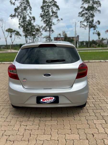 FORD KA 1.0 8V SE 2018 /2018 NEURI VEÍCULOS LAJEADO / Carros no Vale
