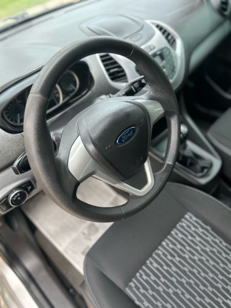 FORD KA 1.0 8V SE 2018 /2018 NEURI VEÍCULOS LAJEADO / Carros no Vale