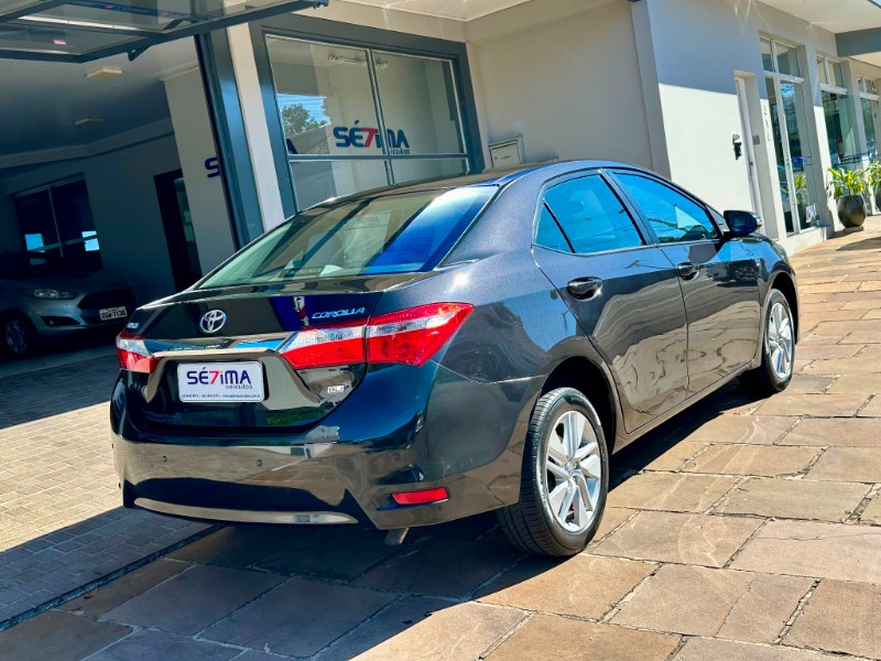 TOYOTA COROLLA GLI 1.8 2015/2016 SÉTIMA VEÍCULOS GUAPORÉ / Carros no Vale