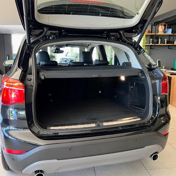 BMW X1 2.0 16V TURBO ACTIVEFLEX SDRIVE20I 2016/2016 JOÃO CARROS MULTIMARCAS GUAPORÉ / Carros no Vale