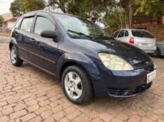 FORD FIESTA 1.0 8V FLEX 2004/2004 COMPLETO VEÍCULOS GUAPORÉ / Carros no Vale