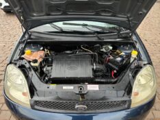 FORD FIESTA 1.0 8V FLEX 2004/2004 COMPLETO VEÍCULOS GUAPORÉ / Carros no Vale