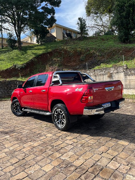TOYOTA HILUX 2.8 SRV 4X4 CD 16V DIESEL 4P AUTOMÁTICO 2022/2022 BOSCO AUTOMÓVEIS GUAPORÉ / Carros no Vale