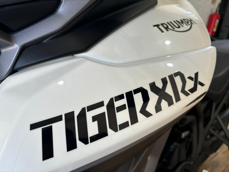 TRIUMPH TIGER 800 /2018 RT 811 VEÍCULOS ARROIO DO MEIO / Carros no Vale