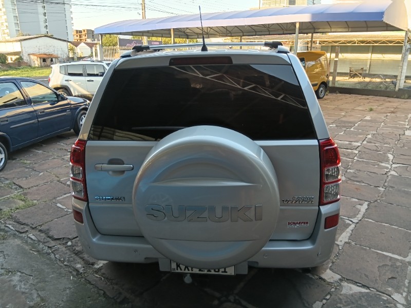 SUZUKI GRAND VITARA 4X4 2.0 16V 2009/2010 SCHAEFER AUTOMÓVEIS TEUTÔNIA / Carros no Vale SUZUKI GRAND VITARA 4X4 2.0 16V 2009/2010 SCHAEFER AUTOMÓVEIS TEUTÔNIA / Carros no Vale
