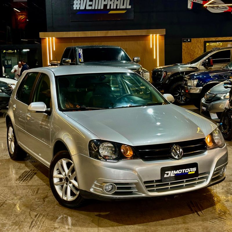 Volkswagen Golf 2.0 Sportline 2010/2011 DL MOTORS LAJEADO / Carros no Vale