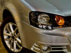 Volkswagen Golf 2.0 Sportline 2010/2011 DL MOTORS LAJEADO / Carros no Vale