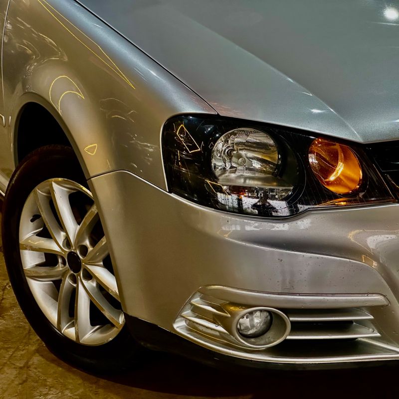Volkswagen Golf 2.0 Sportline 2010/2011 DL MOTORS LAJEADO / Carros no Vale