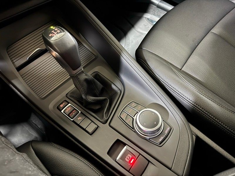 BMW X1 2.0 16V TURBO ACTIVEFLEX SDRIVE20I 2021/2022 SUL SERRA MOTORS CAXIAS DO SUL / Carros no Vale