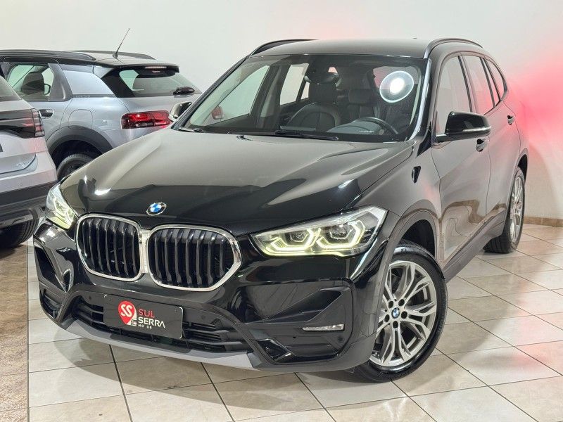 BMW X1 2.0 16V TURBO ACTIVEFLEX SDRIVE20I 2021/2022 SUL SERRA MOTORS CAXIAS DO SUL / Carros no Vale