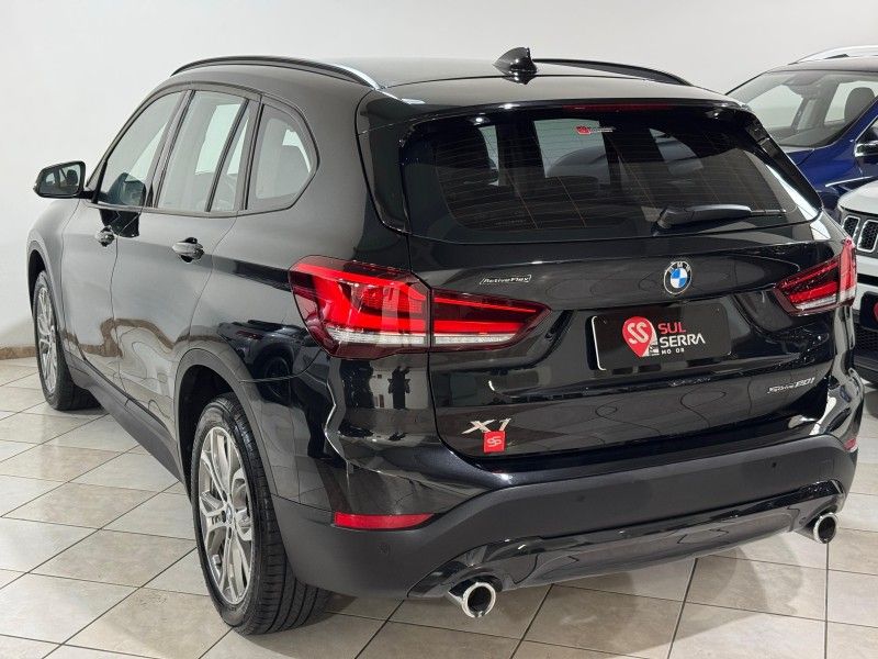 BMW X1 2.0 16V TURBO ACTIVEFLEX SDRIVE20I 2021/2022 SUL SERRA MOTORS CAXIAS DO SUL / Carros no Vale