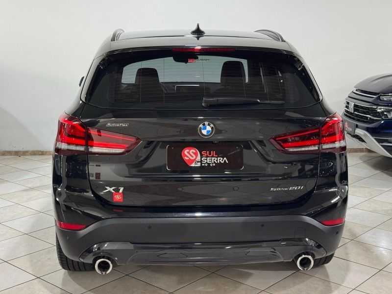 BMW X1 2.0 16V TURBO ACTIVEFLEX SDRIVE20I 2021/2022 SUL SERRA MOTORS CAXIAS DO SUL / Carros no Vale