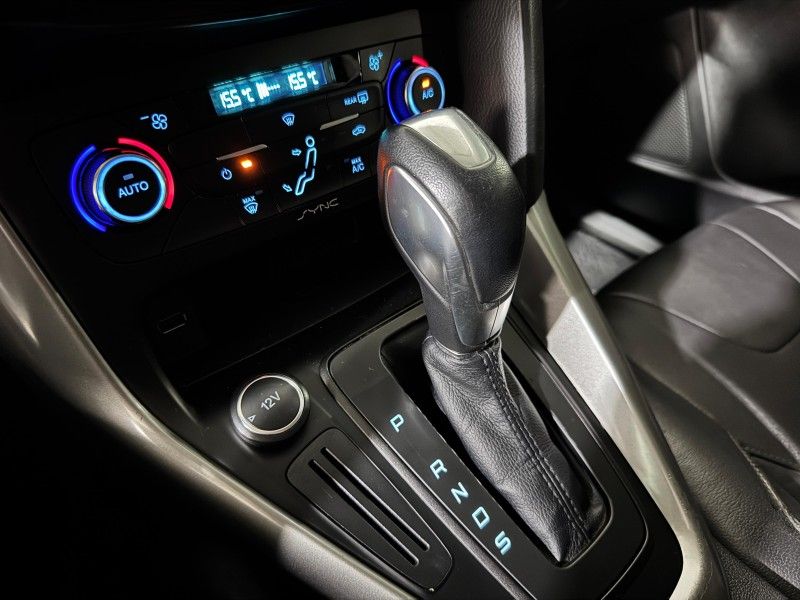 FORD FOCUS 2.0 SE PLUS 16V 2015/2016 SUL SERRA MOTORS CAXIAS DO SUL / Carros no Vale