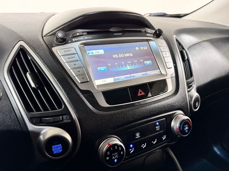 HYUNDAI IX35 2.0 MPFI GLS 4X2 16V 2015/2016 SUL SERRA MOTORS CAXIAS DO SUL / Carros no Vale
