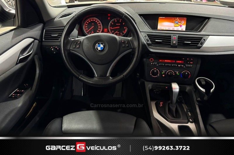 BMW X1 2.0 18I 4X2 16V 2010/2011 GARCEZ VEÍCULOS BENTO GONÇALVES / Carros no Vale