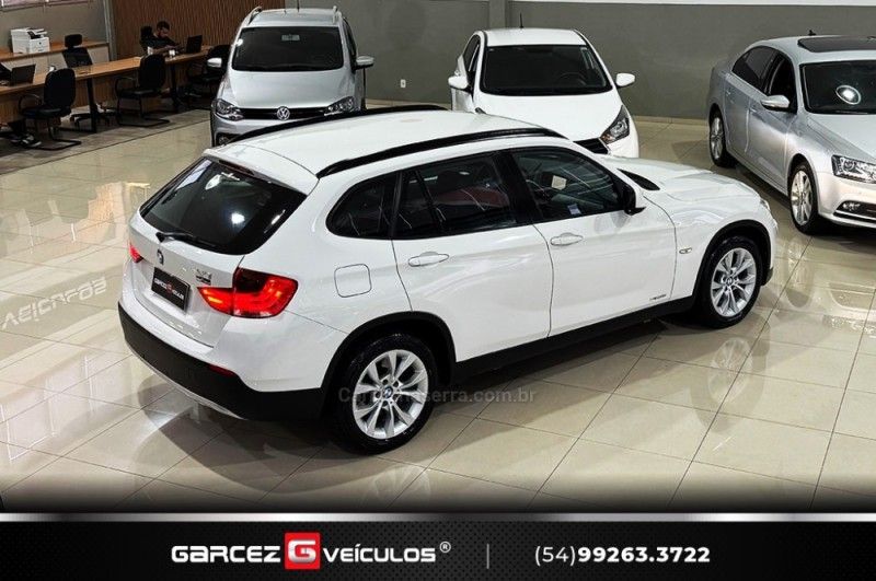 BMW X1 2.0 18I 4X2 16V 2010/2011 GARCEZ VEÍCULOS BENTO GONÇALVES / Carros no Vale