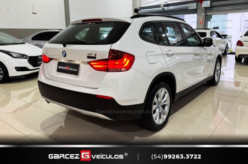 BMW X1 2.0 18I 4X2 16V 2010/2011 GARCEZ VEÍCULOS BENTO GONÇALVES / Carros no Vale