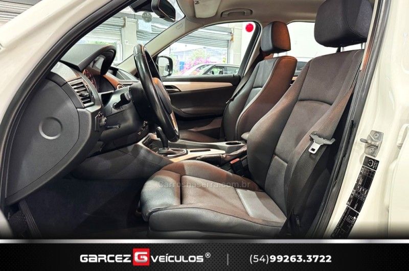 BMW X1 2.0 18I 4X2 16V 2010/2011 GARCEZ VEÍCULOS BENTO GONÇALVES / Carros no Vale