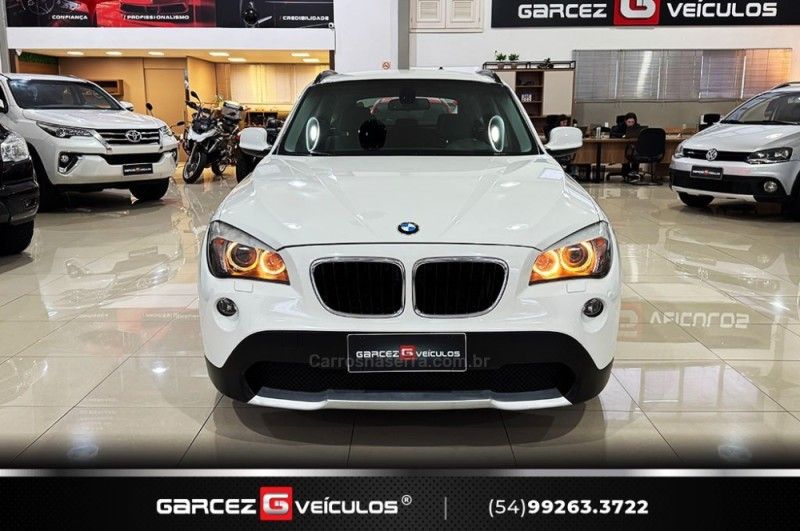 BMW X1 2.0 18I 4X2 16V 2010/2011 GARCEZ VEÍCULOS BENTO GONÇALVES / Carros no Vale