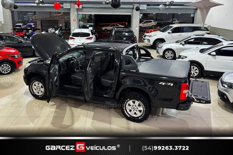 CHEVROLET S10 2.8 LT 4X4 CD 16V TURBO 2014/2015 GARCEZ VEÍCULOS BENTO GONÇALVES / Carros no Vale