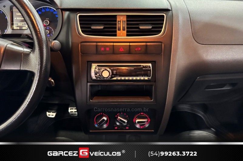 VOLKSWAGEN CROSSFOX 1.6 MI 8V 2010/2011 GARCEZ VEÍCULOS BENTO GONÇALVES / Carros no Vale