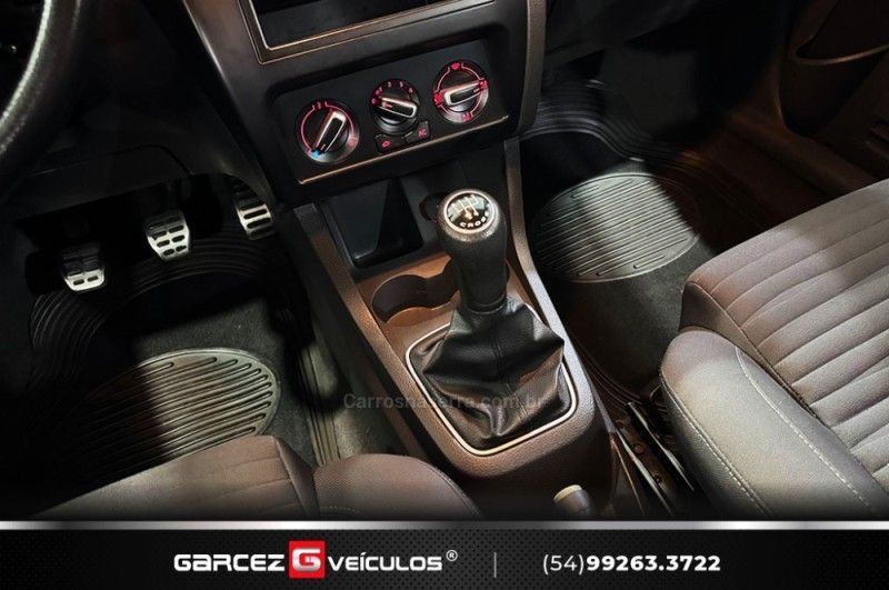 VOLKSWAGEN CROSSFOX 1.6 MI 8V 2010/2011 GARCEZ VEÍCULOS BENTO GONÇALVES / Carros no Vale