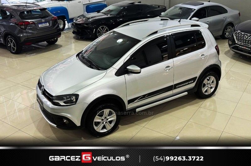 VOLKSWAGEN CROSSFOX 1.6 MI 8V 2010/2011 GARCEZ VEÍCULOS BENTO GONÇALVES / Carros no Vale