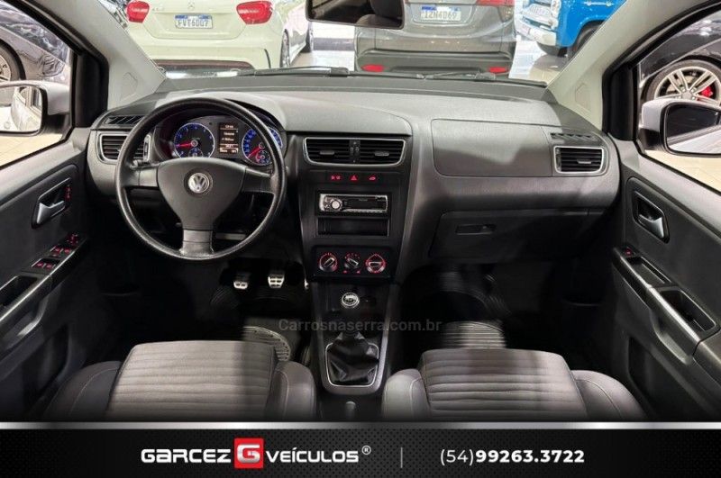 VOLKSWAGEN CROSSFOX 1.6 MI 8V 2010/2011 GARCEZ VEÍCULOS BENTO GONÇALVES / Carros no Vale