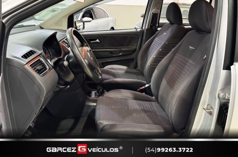 VOLKSWAGEN CROSSFOX 1.6 MI 8V 2010/2011 GARCEZ VEÍCULOS BENTO GONÇALVES / Carros no Vale