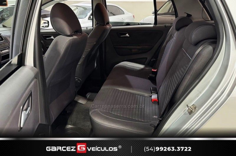 VOLKSWAGEN CROSSFOX 1.6 MI 8V 2010/2011 GARCEZ VEÍCULOS BENTO GONÇALVES / Carros no Vale
