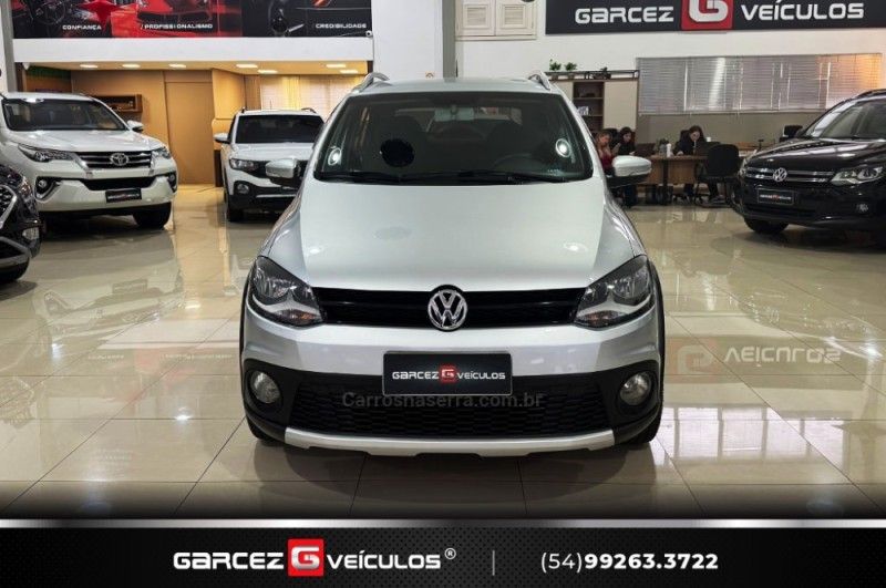 VOLKSWAGEN CROSSFOX 1.6 MI 8V 2010/2011 GARCEZ VEÍCULOS BENTO GONÇALVES / Carros no Vale