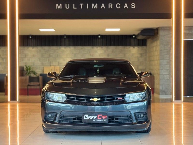 CHEVROLET CAMARO 6.2 SS COUPÉ V8 2014/2014 GRIFFCAR MULTIMARCAS DOIS IRMÃOS / Carros no Vale