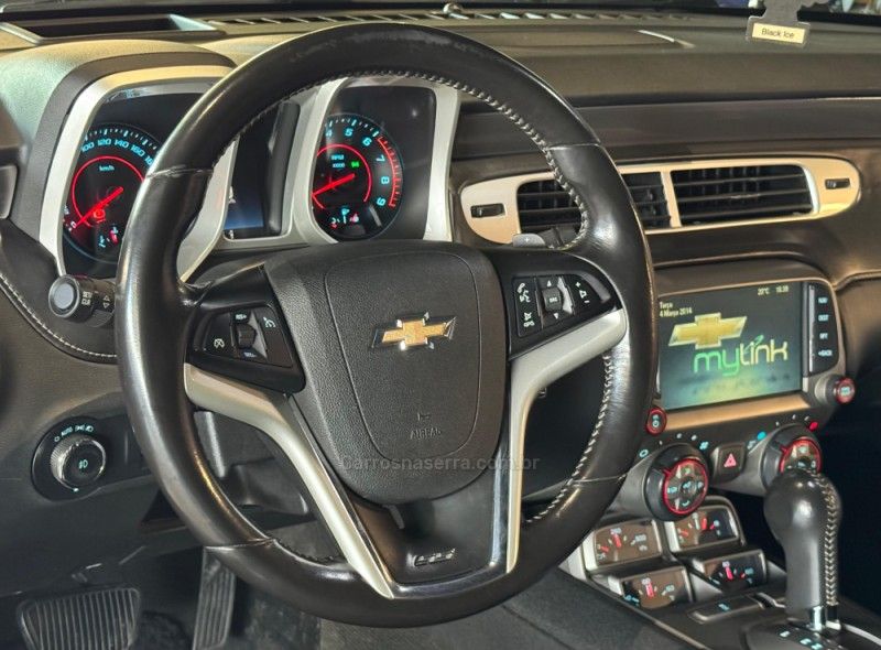 CHEVROLET CAMARO 6.2 SS COUPÉ V8 2014/2014 GRIFFCAR MULTIMARCAS DOIS IRMÃOS / Carros no Vale