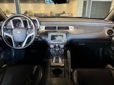CHEVROLET CAMARO 6.2 SS COUPÉ V8 2014/2014 GRIFFCAR MULTIMARCAS DOIS IRMÃOS / Carros no Vale