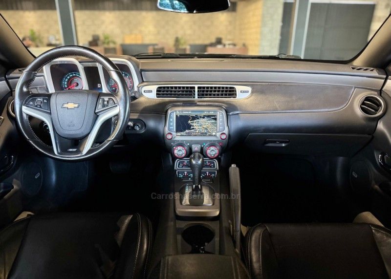CHEVROLET CAMARO 6.2 SS COUPÉ V8 2014/2014 GRIFFCAR MULTIMARCAS DOIS IRMÃOS / Carros no Vale