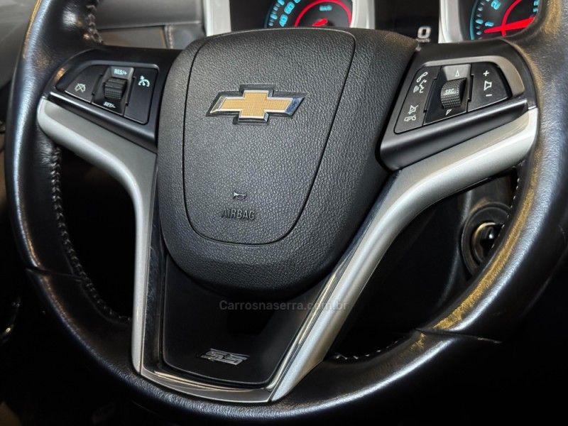 CHEVROLET CAMARO 6.2 SS COUPÉ V8 2014/2014 GRIFFCAR MULTIMARCAS DOIS IRMÃOS / Carros no Vale
