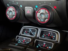 CHEVROLET CAMARO 6.2 SS COUPÉ V8 2014/2014 GRIFFCAR MULTIMARCAS DOIS IRMÃOS / Carros no Vale
