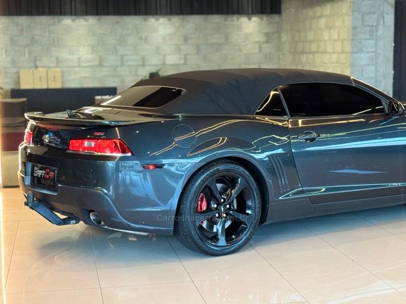 CHEVROLET CAMARO 6.2 SS COUPÉ V8 2014/2014 GRIFFCAR MULTIMARCAS DOIS IRMÃOS / Carros no Vale