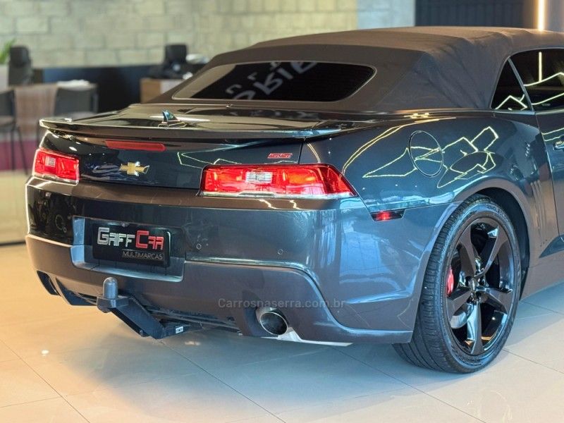 CHEVROLET CAMARO 6.2 SS COUPÉ V8 2014/2014 GRIFFCAR MULTIMARCAS DOIS IRMÃOS / Carros no Vale