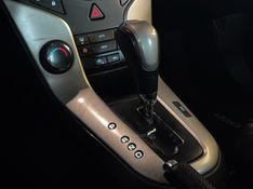 CHEVROLET CRUZE 1.8 LT 16V 2013/2014 GRIFFCAR MULTIMARCAS DOIS IRMÃOS / Carros no Vale