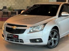 CHEVROLET CRUZE 1.8 LT 16V 2013/2014 GRIFFCAR MULTIMARCAS DOIS IRMÃOS / Carros no Vale