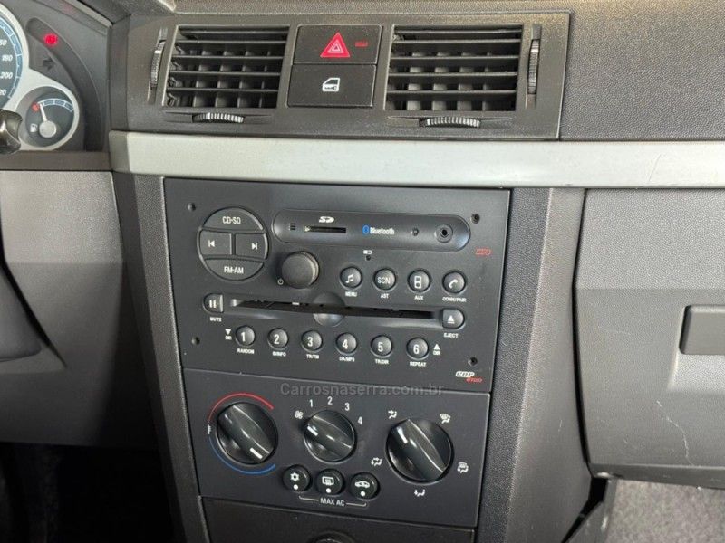 CHEVROLET MERIVA 1.4 MPFI MAXX 8V ECONO 2010/2011 GRIFFCAR MULTIMARCAS DOIS IRMÃOS / Carros no Vale