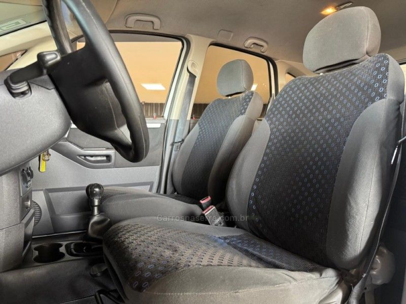 CHEVROLET MERIVA 1.4 MPFI MAXX 8V ECONO 2010/2011 GRIFFCAR MULTIMARCAS DOIS IRMÃOS / Carros no Vale