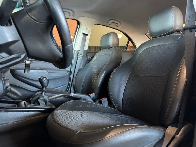 CHEVROLET PRISMA 1.4 MPFI LTZ 8V 2016/2017 GRIFFCAR MULTIMARCAS DOIS IRMÃOS / Carros no Vale